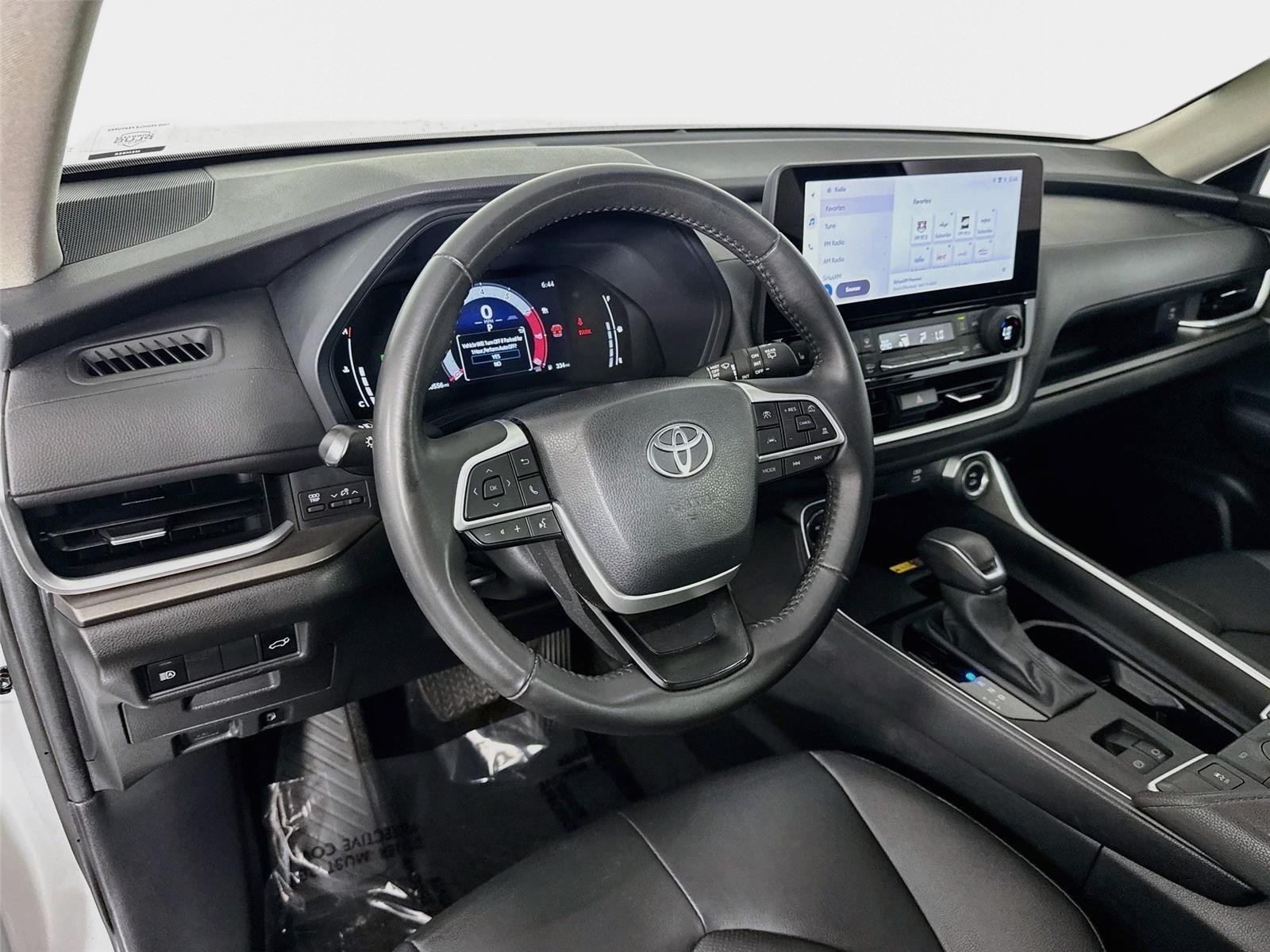 Used 2024 Pearl Toyota XLE image 9