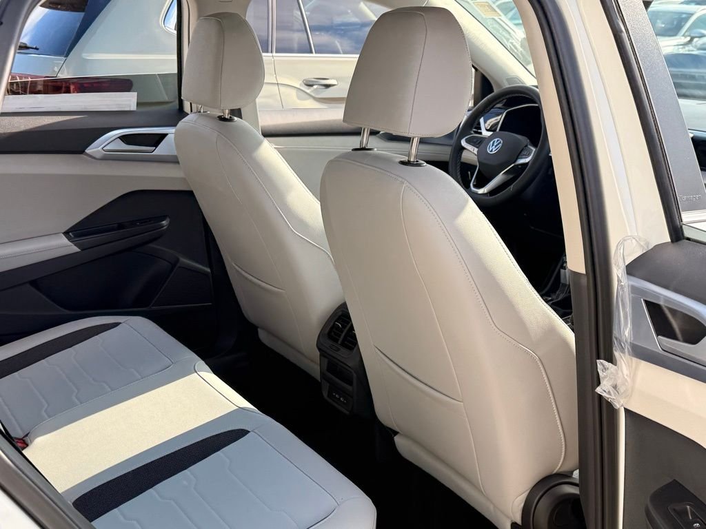New 2026 Pure White Volkswagen 1.5T SE image 29