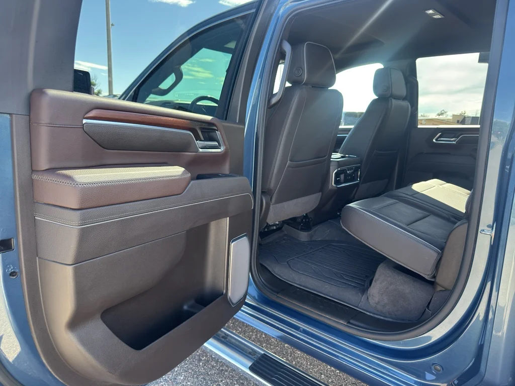 Used 2025 Downpour Metallic GMC Denali image 15
