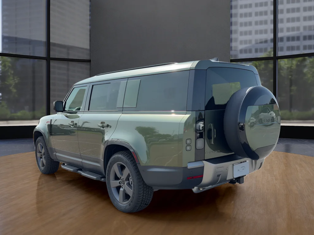 New 2026 Green Land Rover S image 7