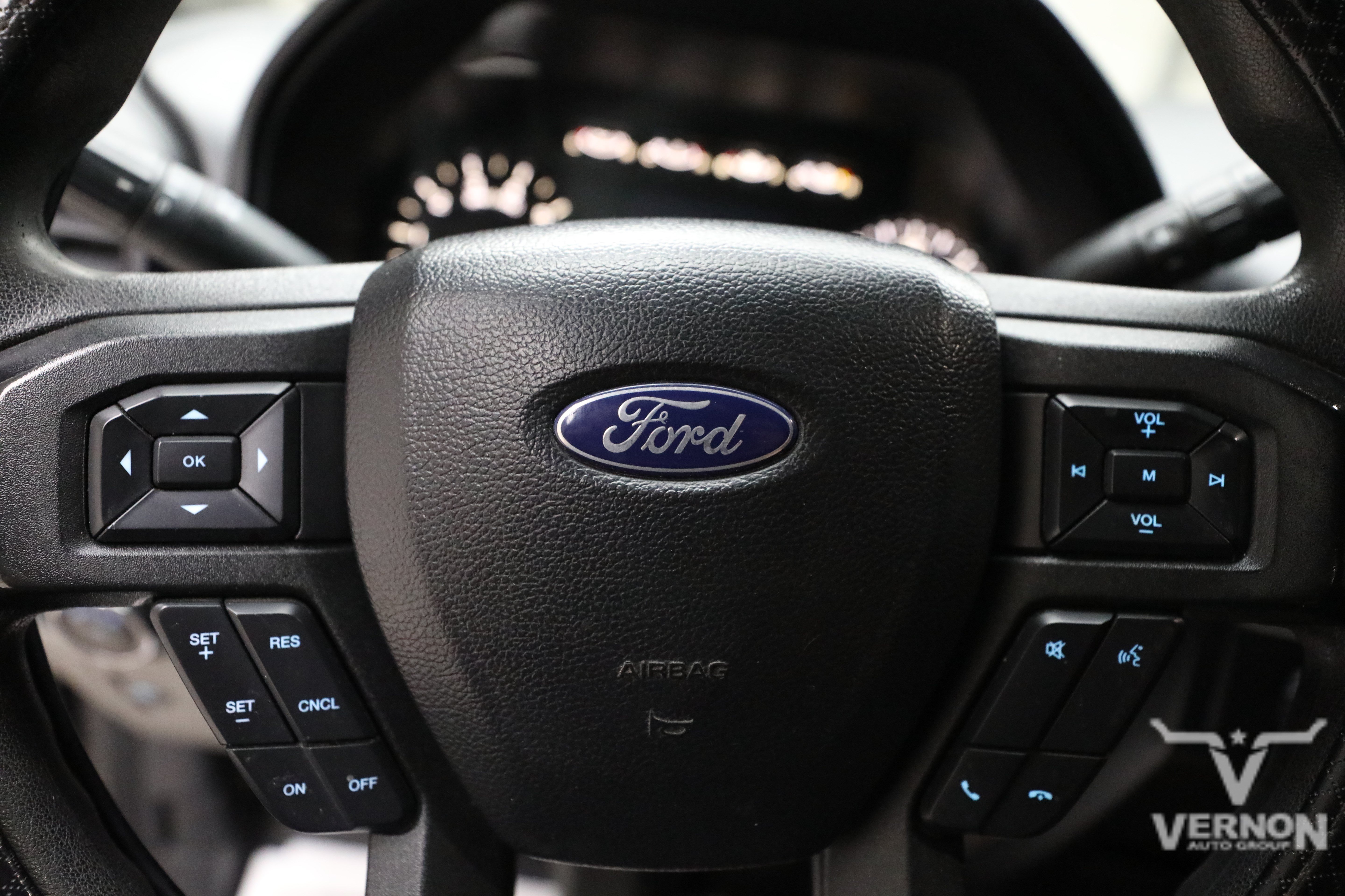 Used 2017 Shadow Black Ford Y image 21
