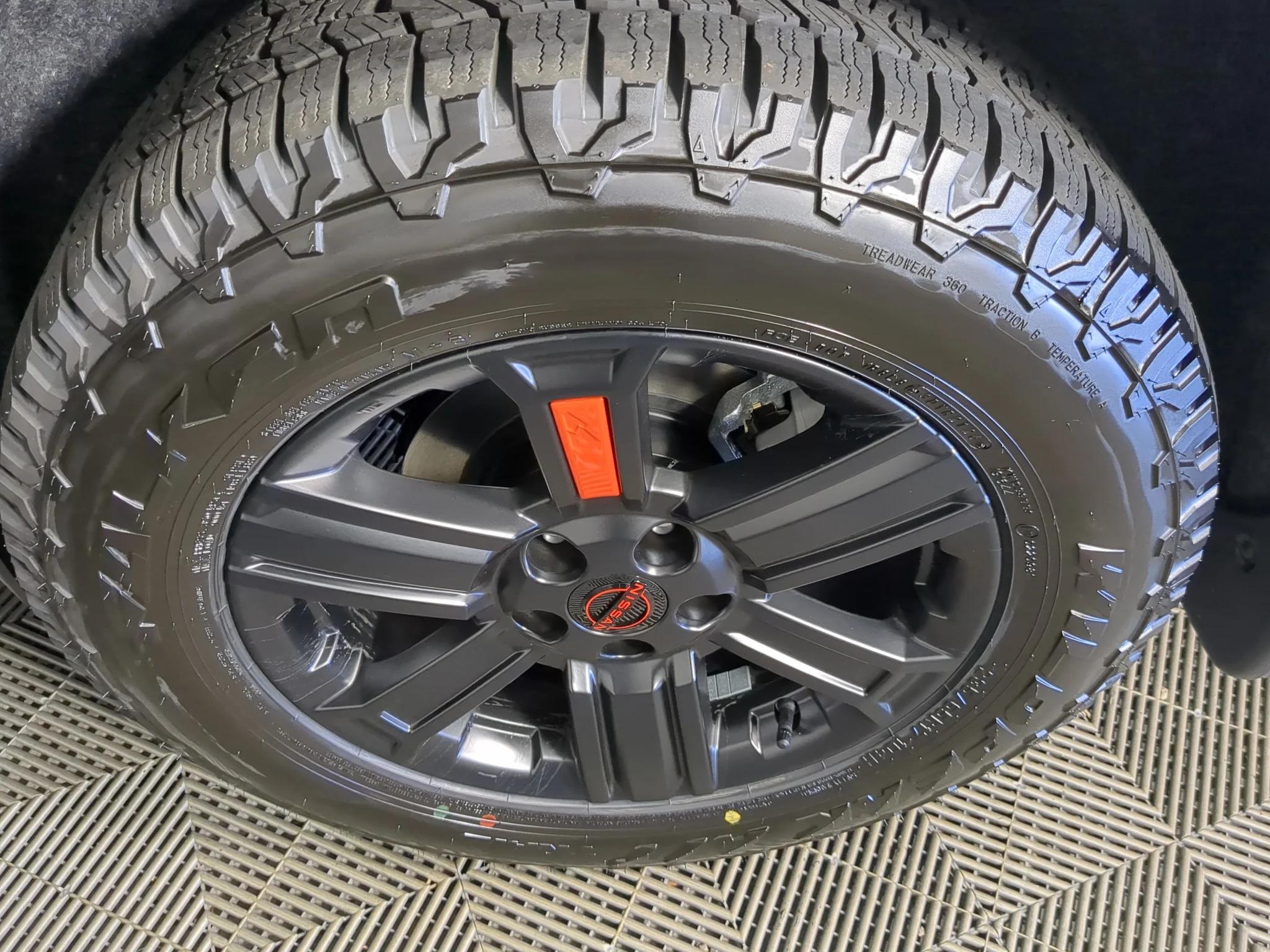 New 2027 Boulder Gray Pearl Nissan Rock Creek image 16