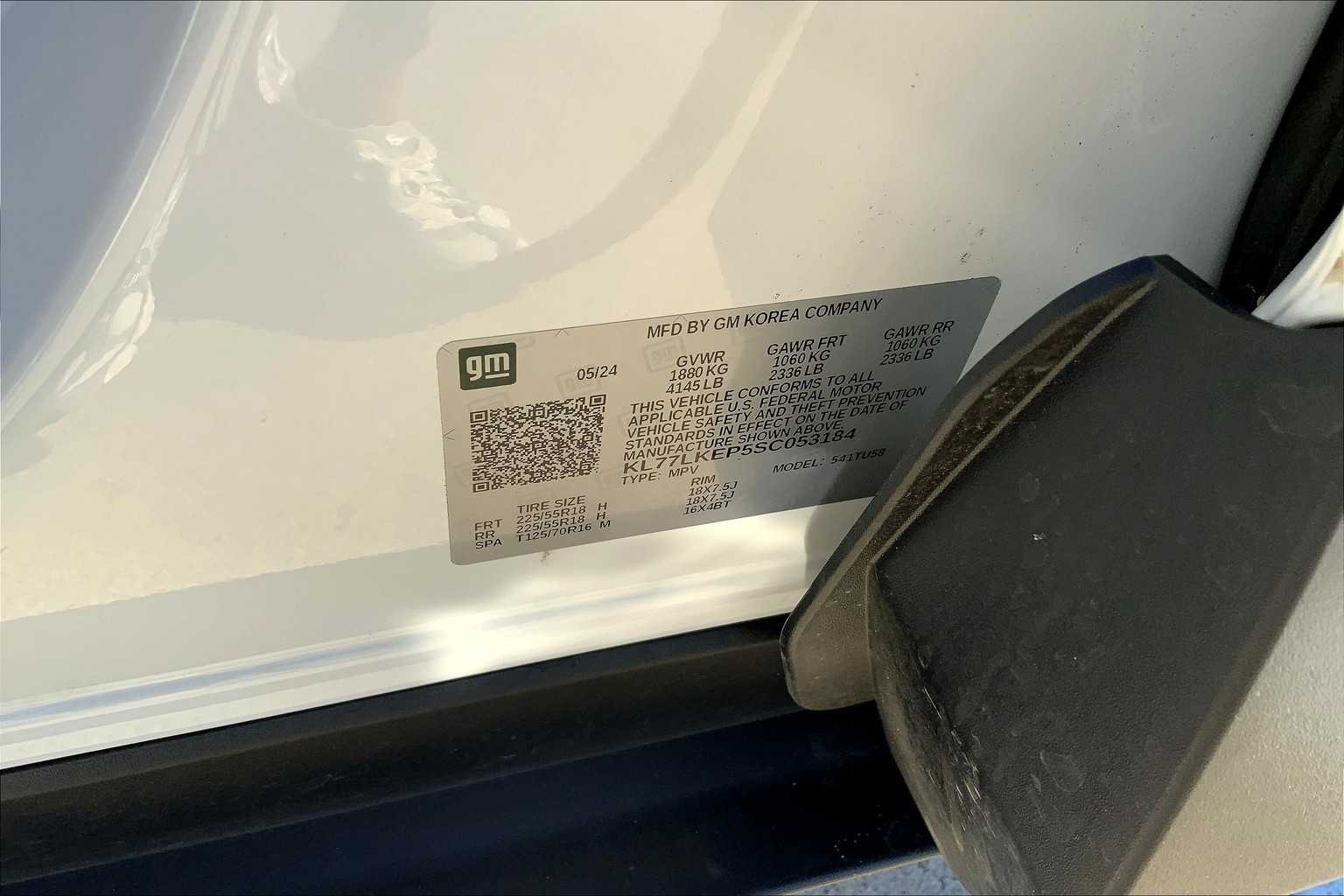 Used 2025 Summit White Chevrolet ACTIV image 36