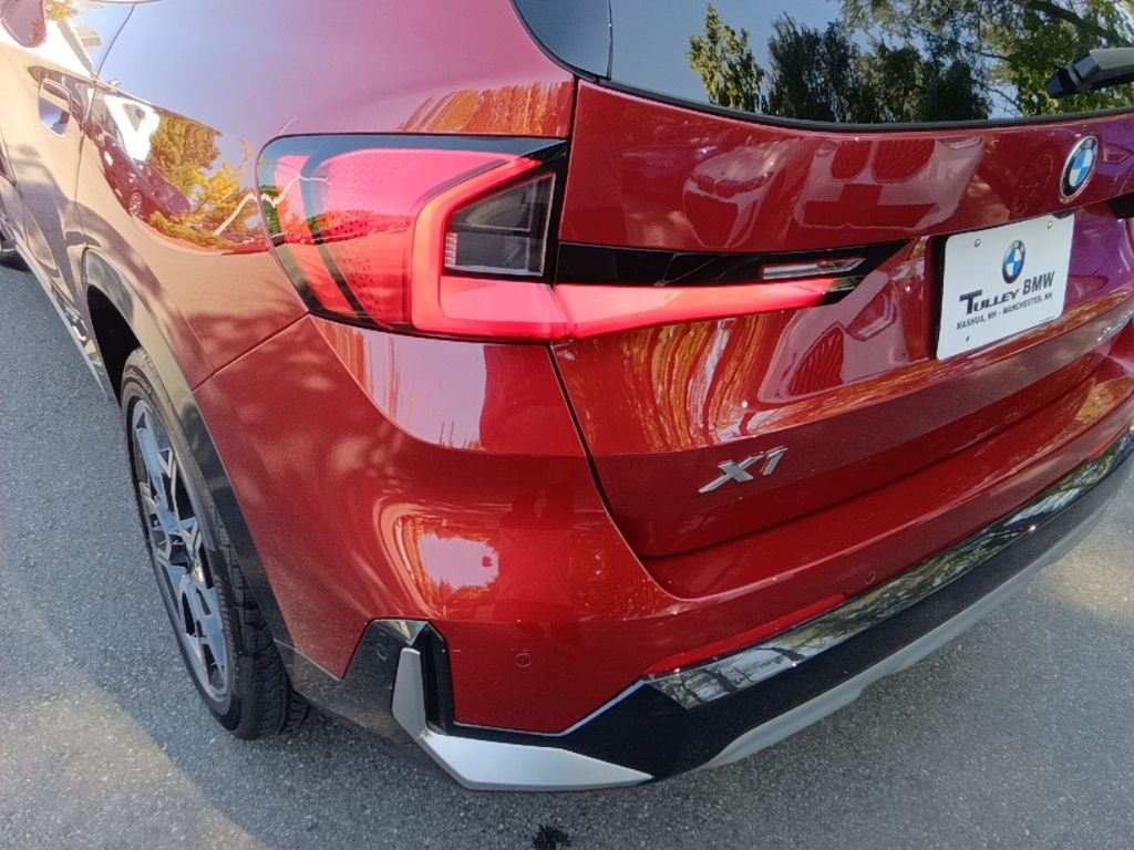 Certified Used 2026 Vegas Red Metallic BMW xDrive28i image 27