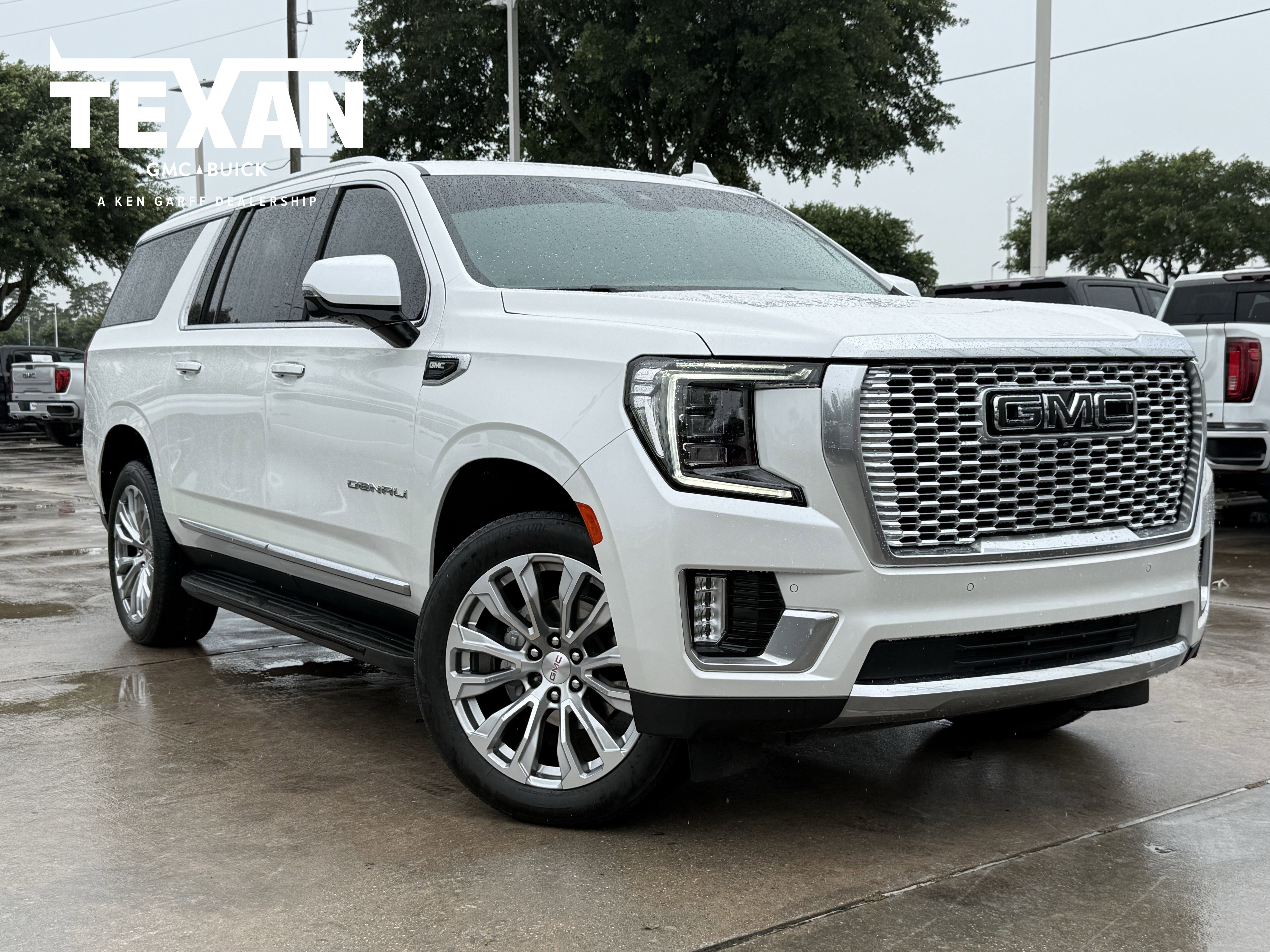 2024 GMC Yukon Denali AWD's photo