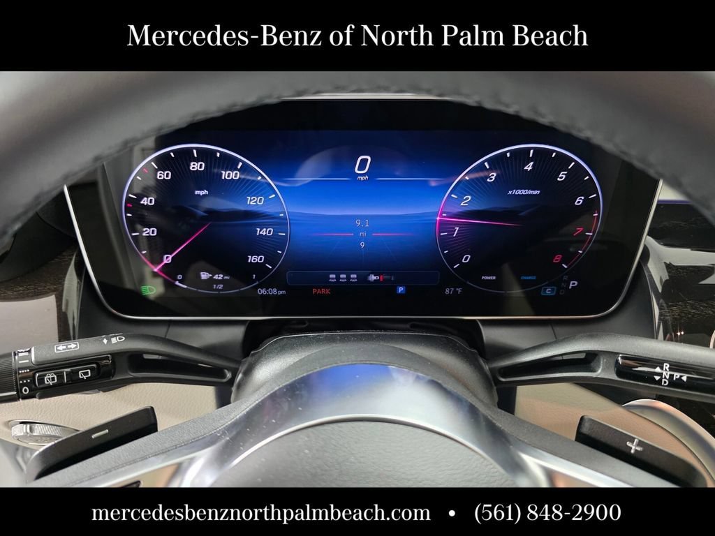 New 2026 MANUFAKTUR Moonlight White Metallic Mercedes-Benz GLC 300 image 47