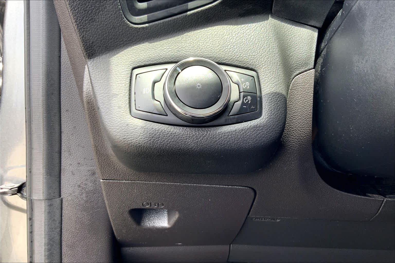 Used 2014 Sterling Gray Metallic Ford SE image 33