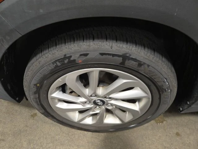 Used 2017 Orange Hyundai SE image 11