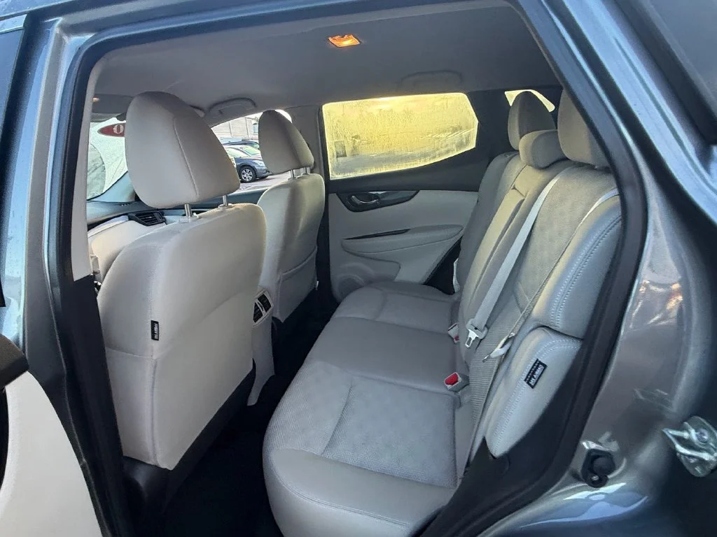 Used 2020 Gray Nissan SV image 12