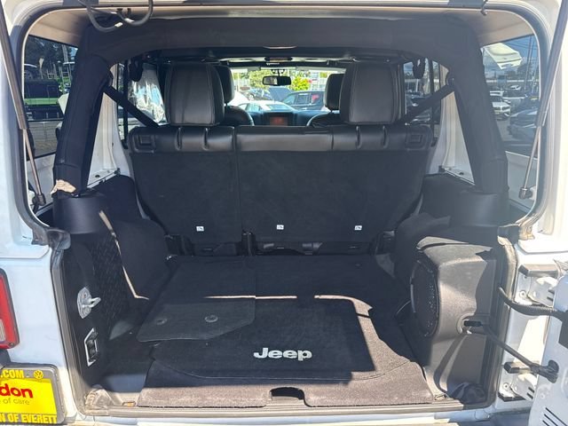 Used 2014 Bright White Clearcoat Jeep Rubicon image 13