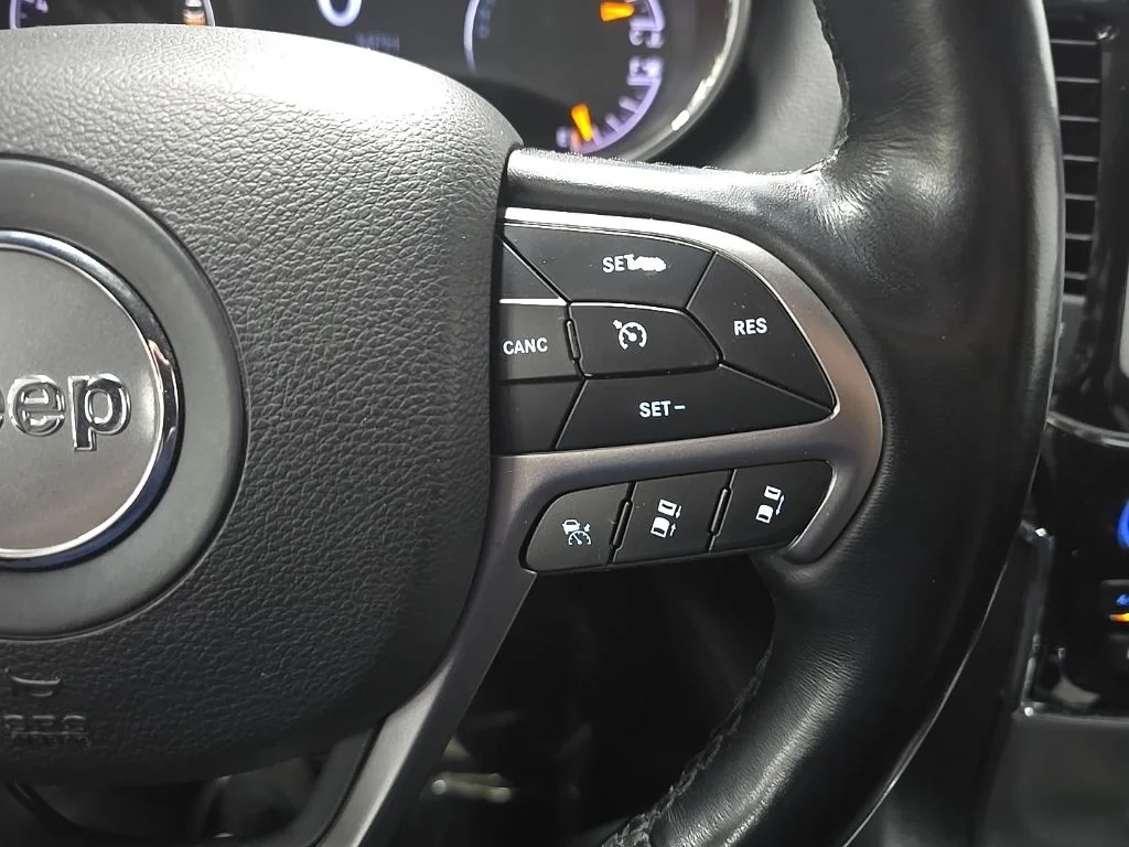 Used 2021 Gray Jeep Limited image 21