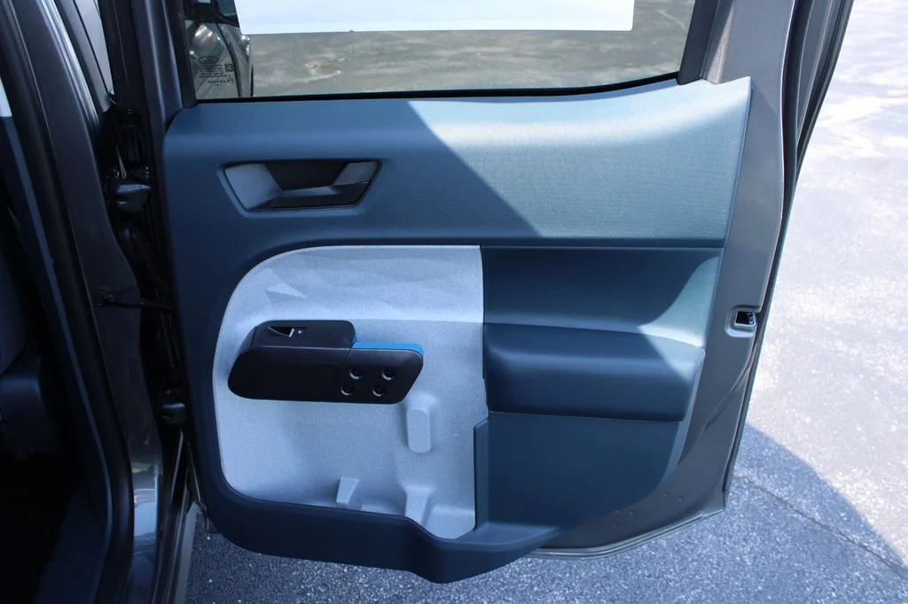 New 2026 Carbonized Gray Metallic Ford XLT image 18