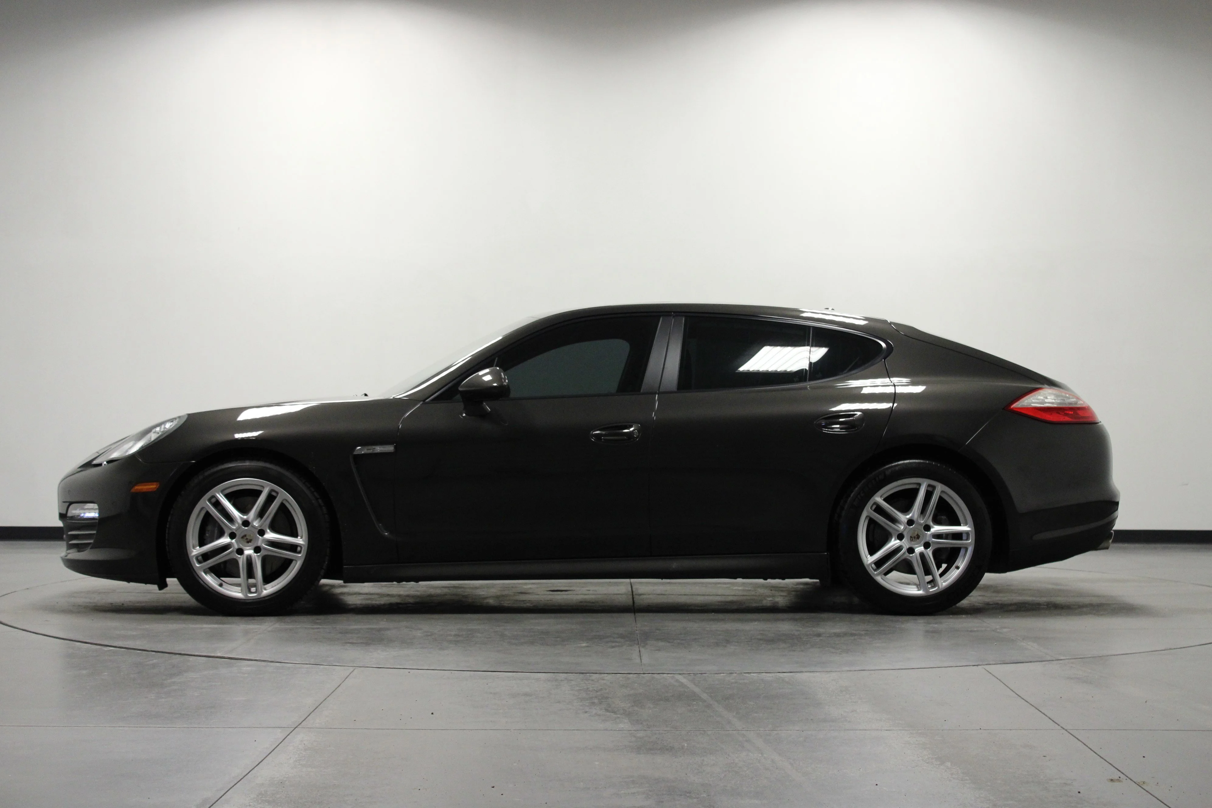 Used 2012 Carbon Grey Metallic Porsche 4 image 7