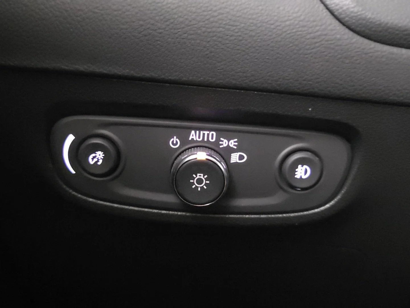 Used 2023 Sapphire Metallic Buick Essence image 27