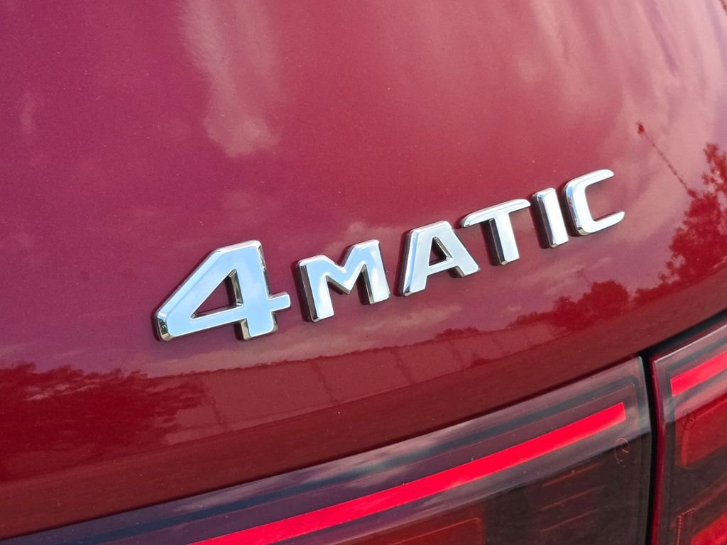 New 2026 MANUFAKTUR Patagonia Red Metallic Mercedes-Benz GLB 250 image 5