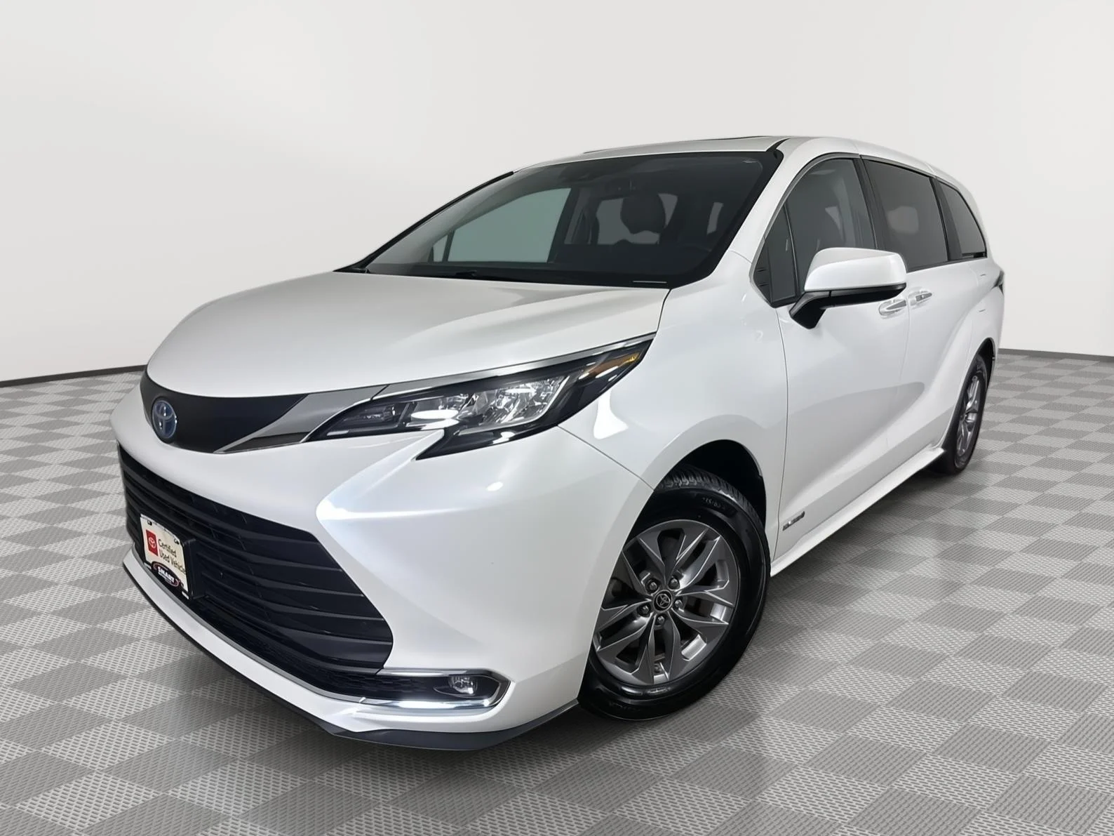 Certified Used 2021 Blizzard Pearl Toyota XLE image 1