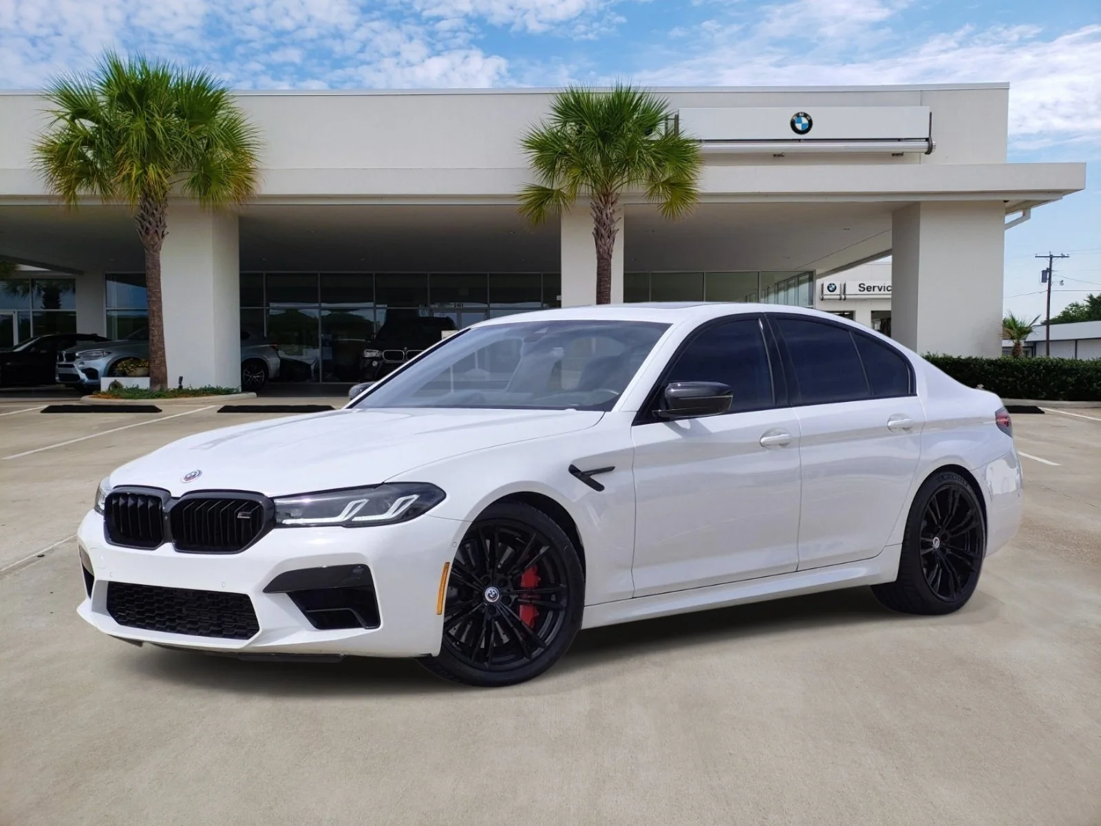 2023 BMW M5