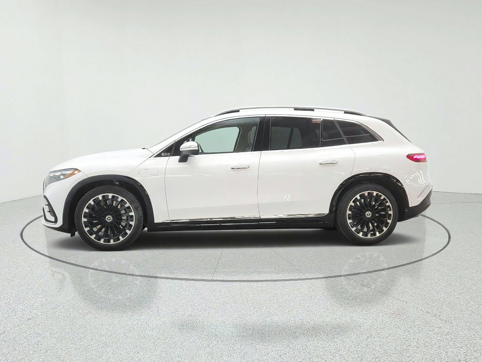 New 2027 Polar White Mercedes-Benz EQS 400 4MATIC® SUV image 28