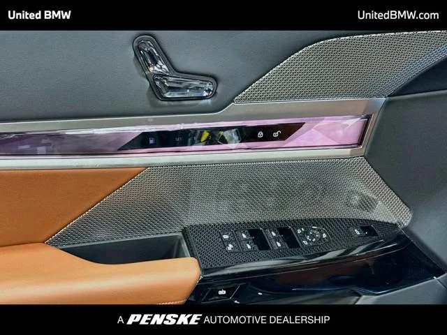New 2026 Dravit Grey Metallic BMW 750e image 3