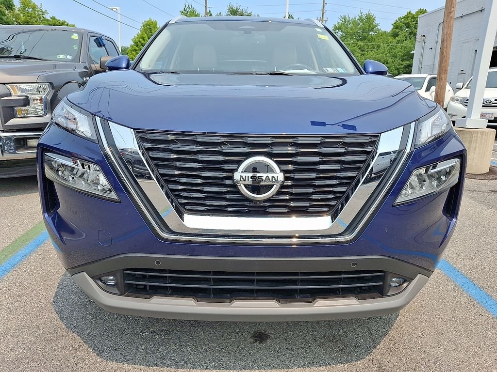 Used 2021 Blue Nissan SL image 2