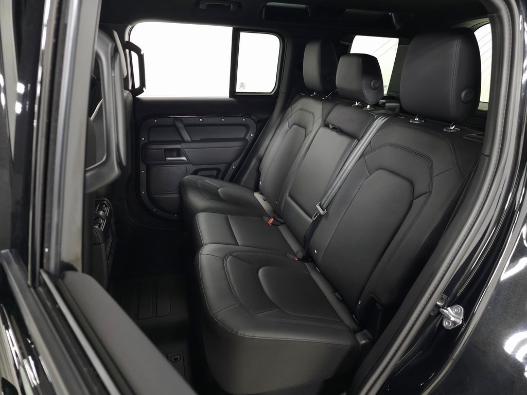 2025 LAND ROVER DEFENDER - Image 34