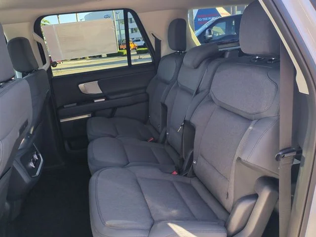 New 2026 Oxford White Ford MAX Active image 14