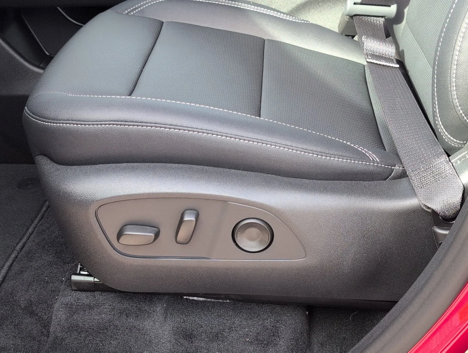 2026 Chevrolet Traverse LT - Photo 15
