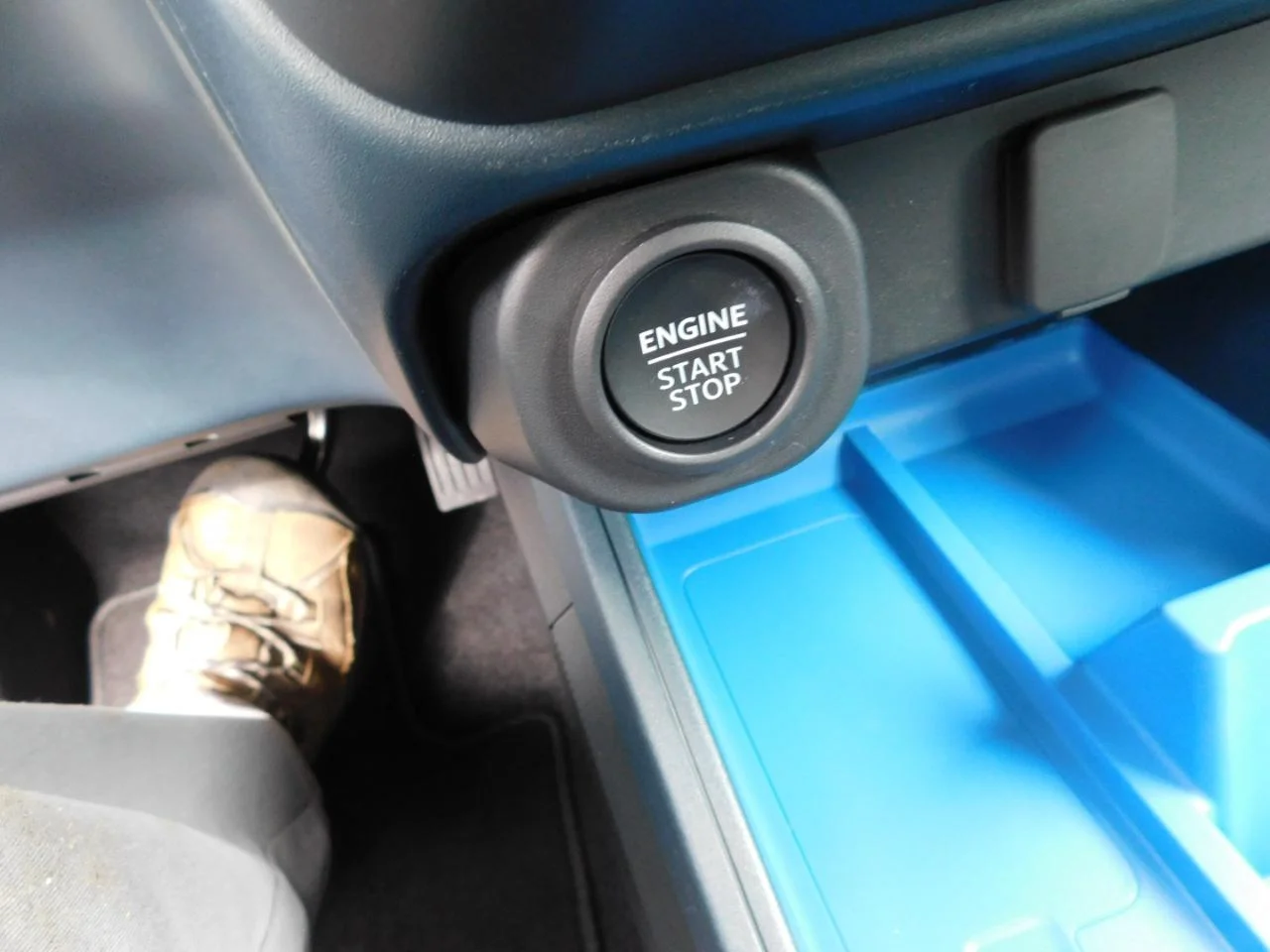 New 2026 Oxford White Ford XLT image 29