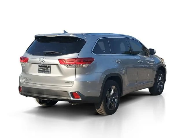 Used 2017 Celestial Silve Toyota Limited image 4