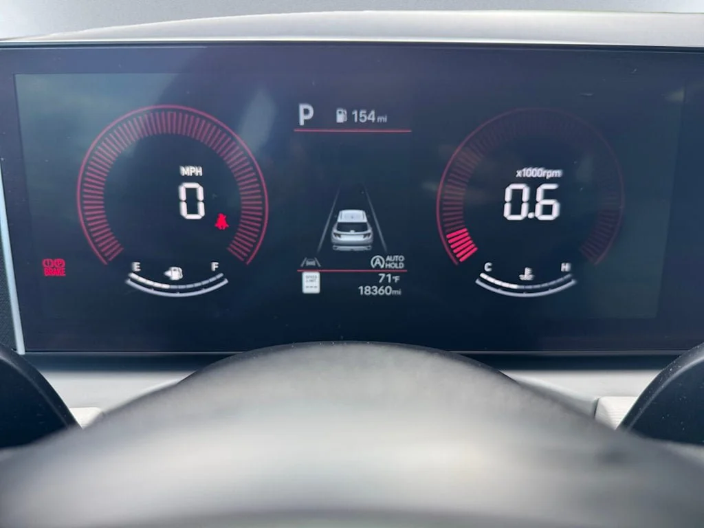 Used 2025 Black Hyundai SE image 5