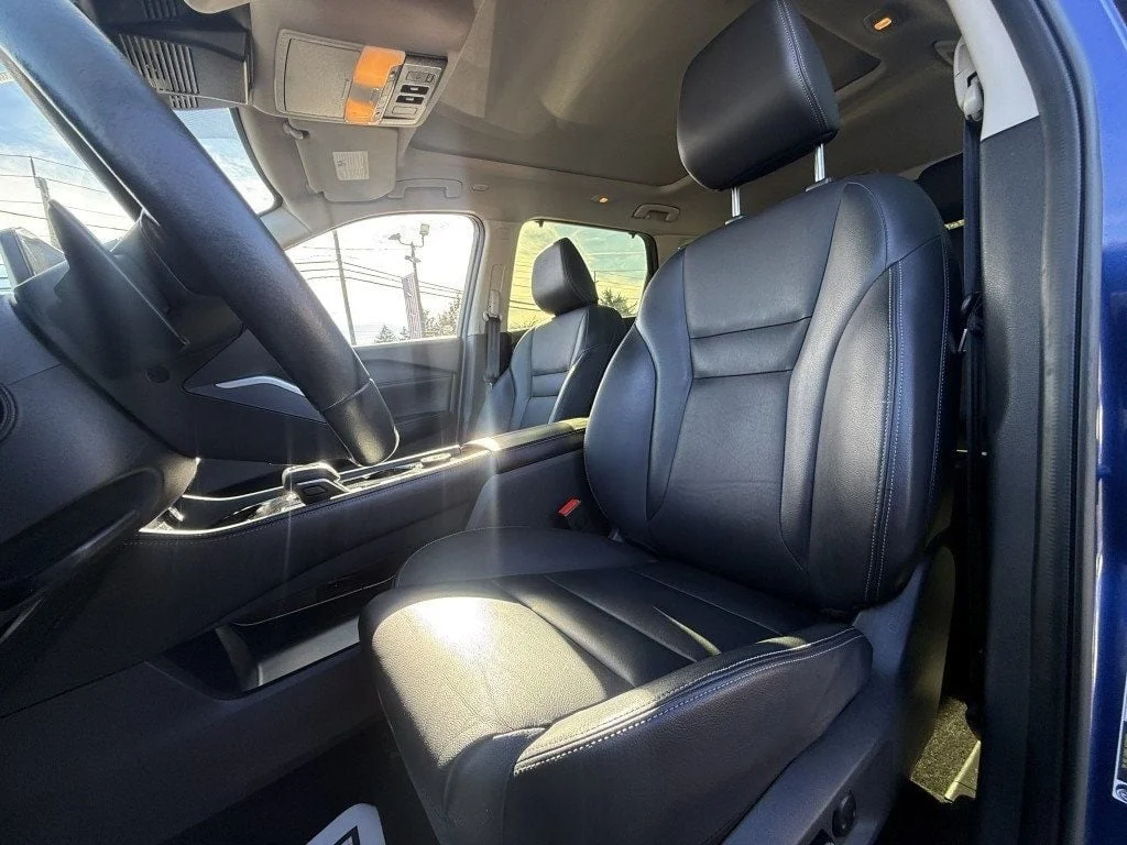 Used 2023 Caspian Blue Metallic Nissan AWD SL image 10
