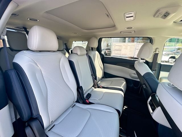 New 2026 White Kia SX Prestige image 30