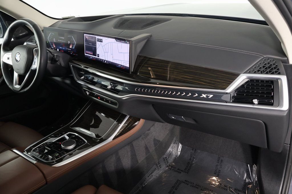Used 2025 Copper Metallic BMW xDrive40i image 9