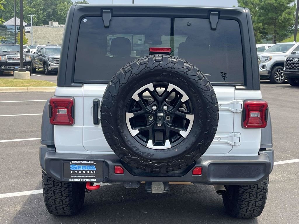 Used 2025 White Jeep Rubicon image 4
