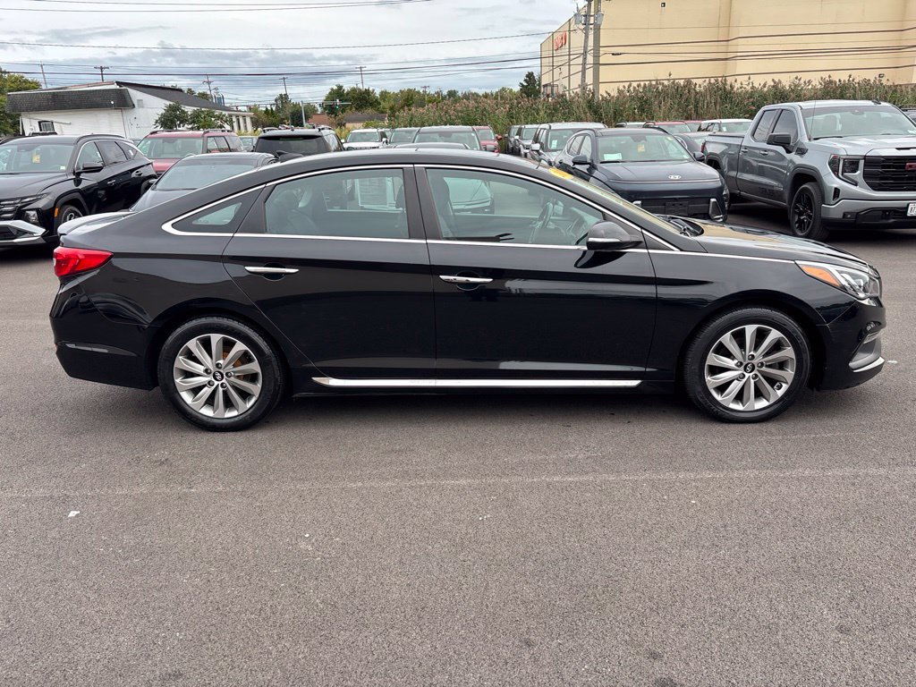 Used 2017 Black Hyundai Sport image 6