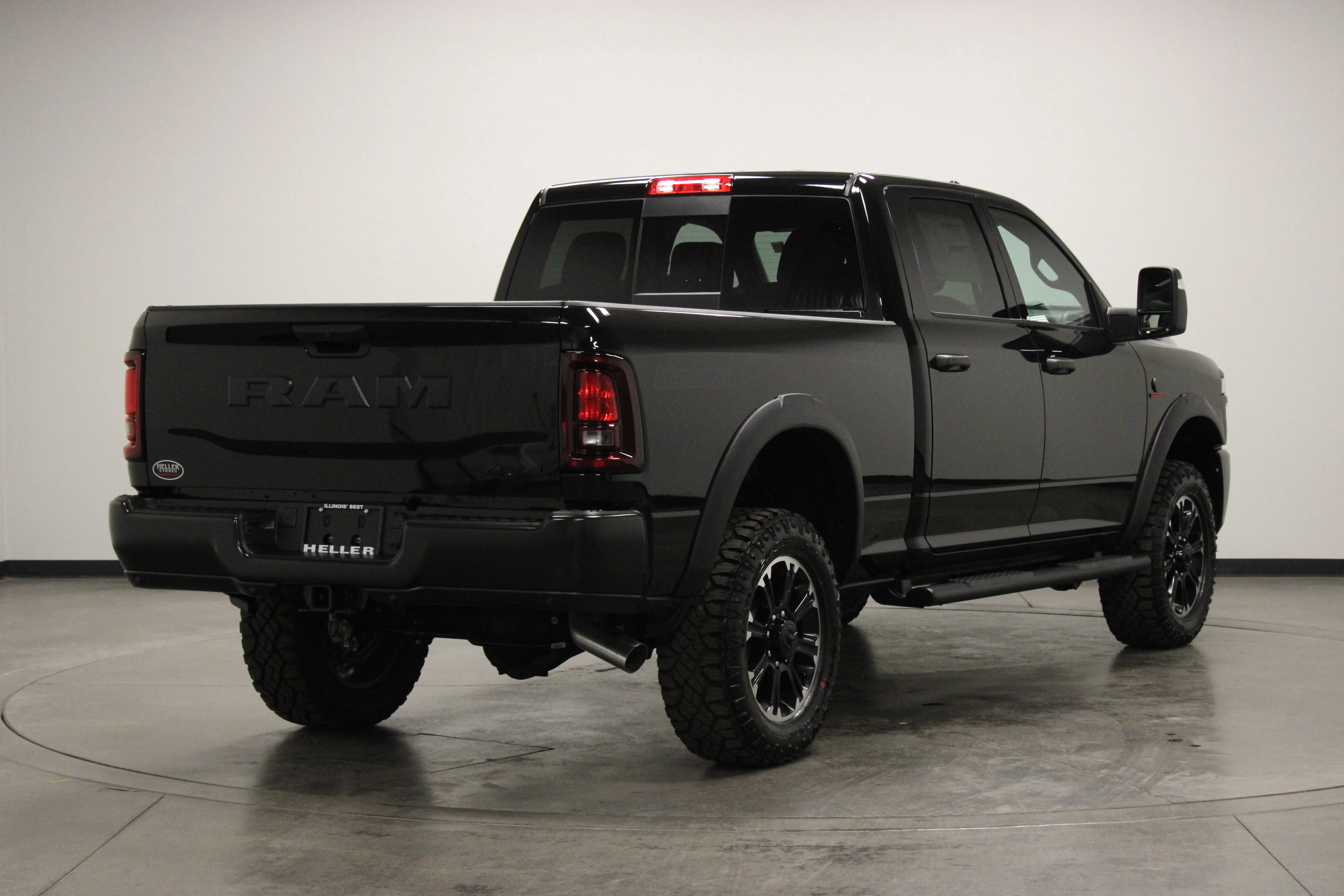 New 2026 Diamond Black Crystal Pearl-Coat Exterior Paint RAM Warlock image 8