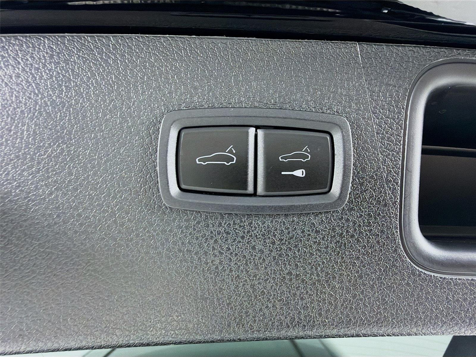 Used 2023 Black Porsche T image 23
