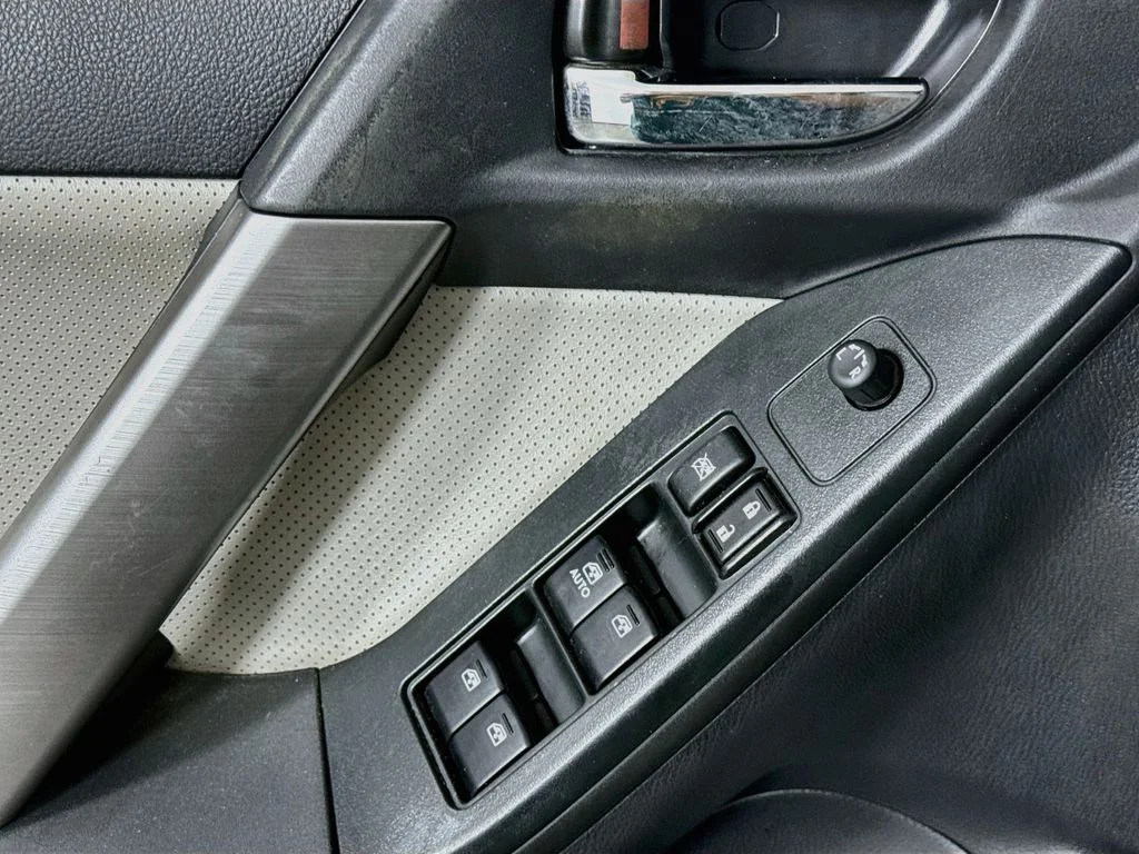 Used 2015 White Subaru 2.5i Touring image 21