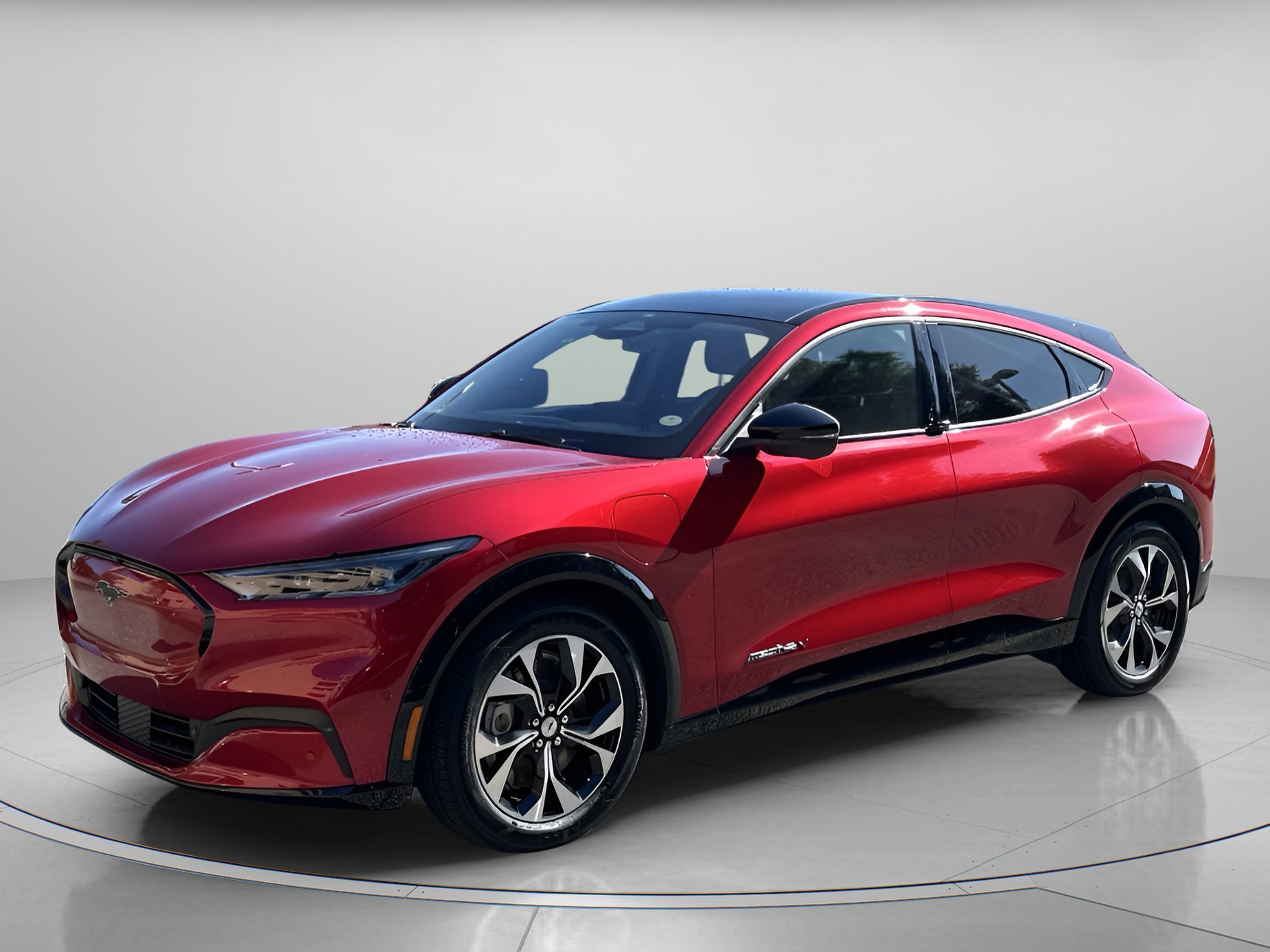 2023 Ford Mustang-Mach-e Premium's photo