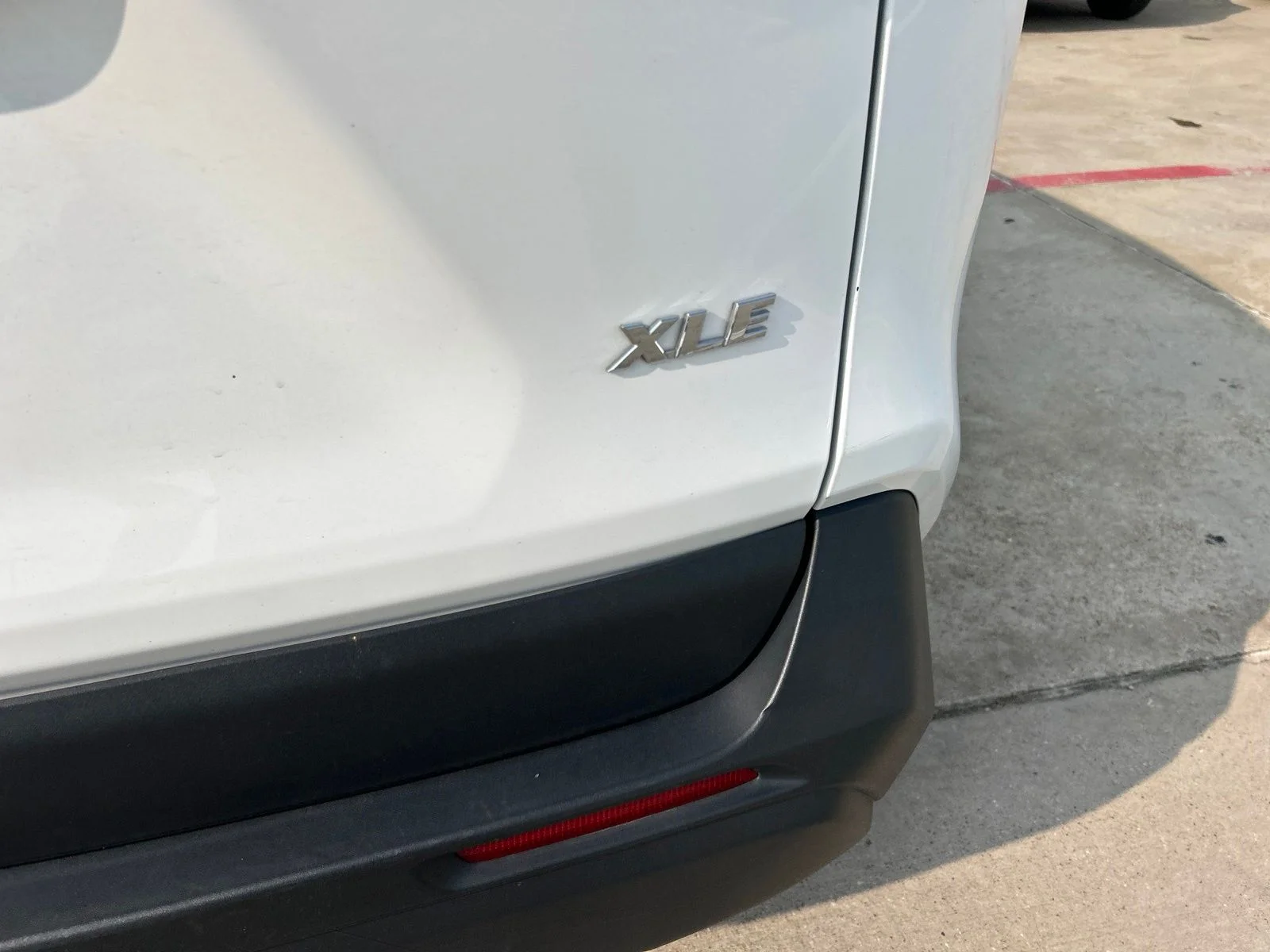 Used 2025 White Toyota XLE image 12