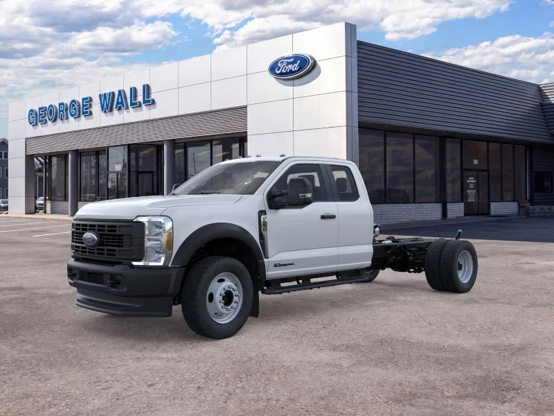 New 2026 Oxford White Ford F-550® XL image 31