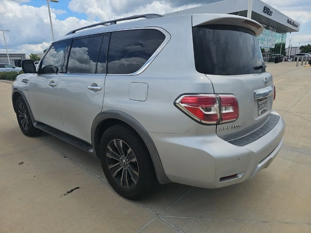 Used 2017 Silver Nissan Platinum image 6