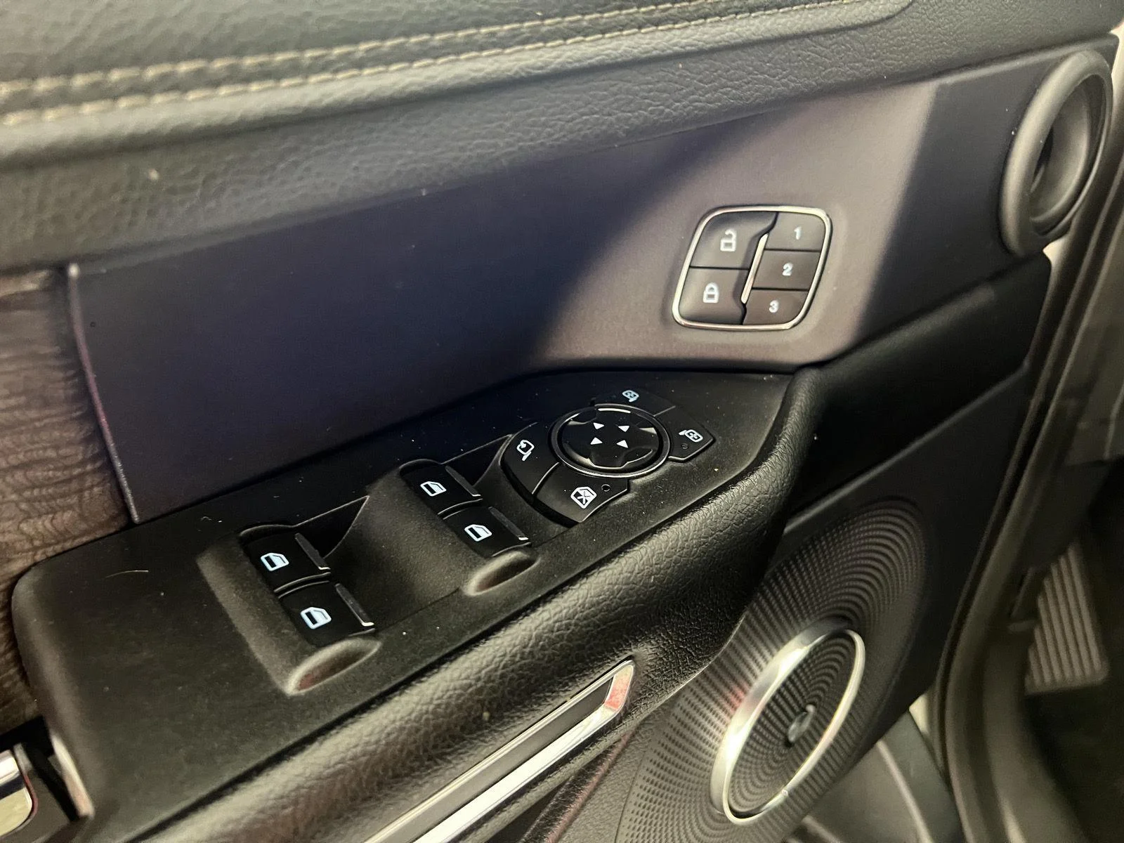 Used 2019 Ingot Silver Ford Limited image 18