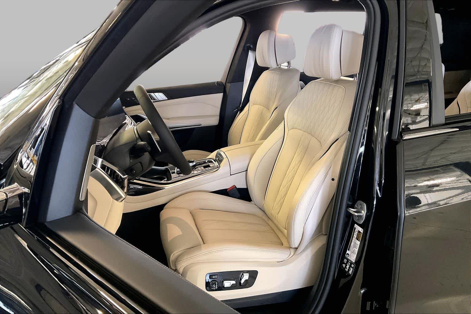 New 2027 Black Sapphire Metallic BMW xDrive40i image 9