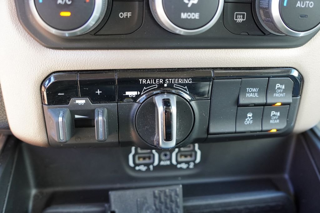 Used 2021 Billet Silver Metallic Clearcoat Ram Laramie image 30