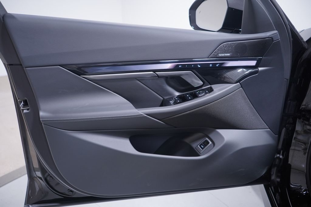 New 2026 Black Sapphire Metallic BMW 530i image 12