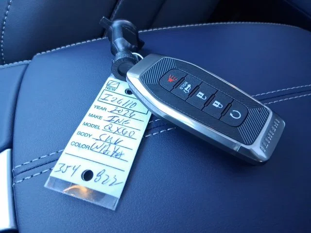 New 2026 2T RAD WHT INFINITI Sport AWD image 30