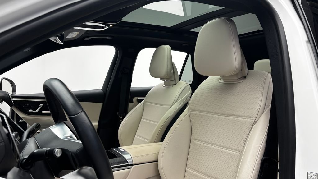 Used 2025 White Mercedes-Benz GLC 300 image 14