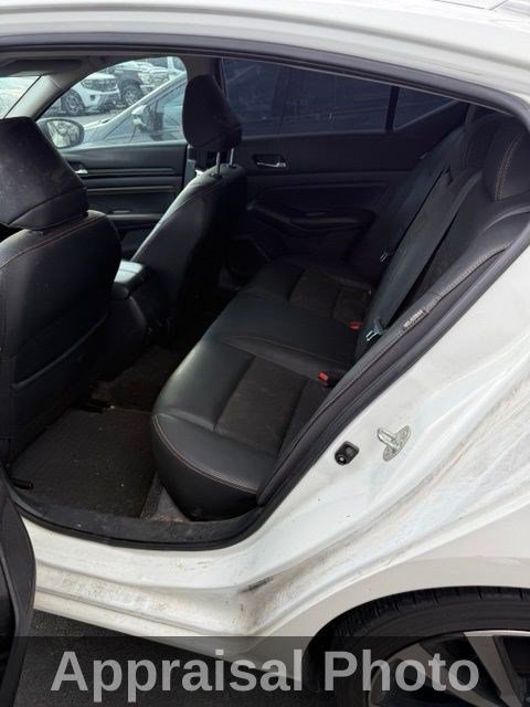 Used 2020 White Nissan 2.5 SR image 4