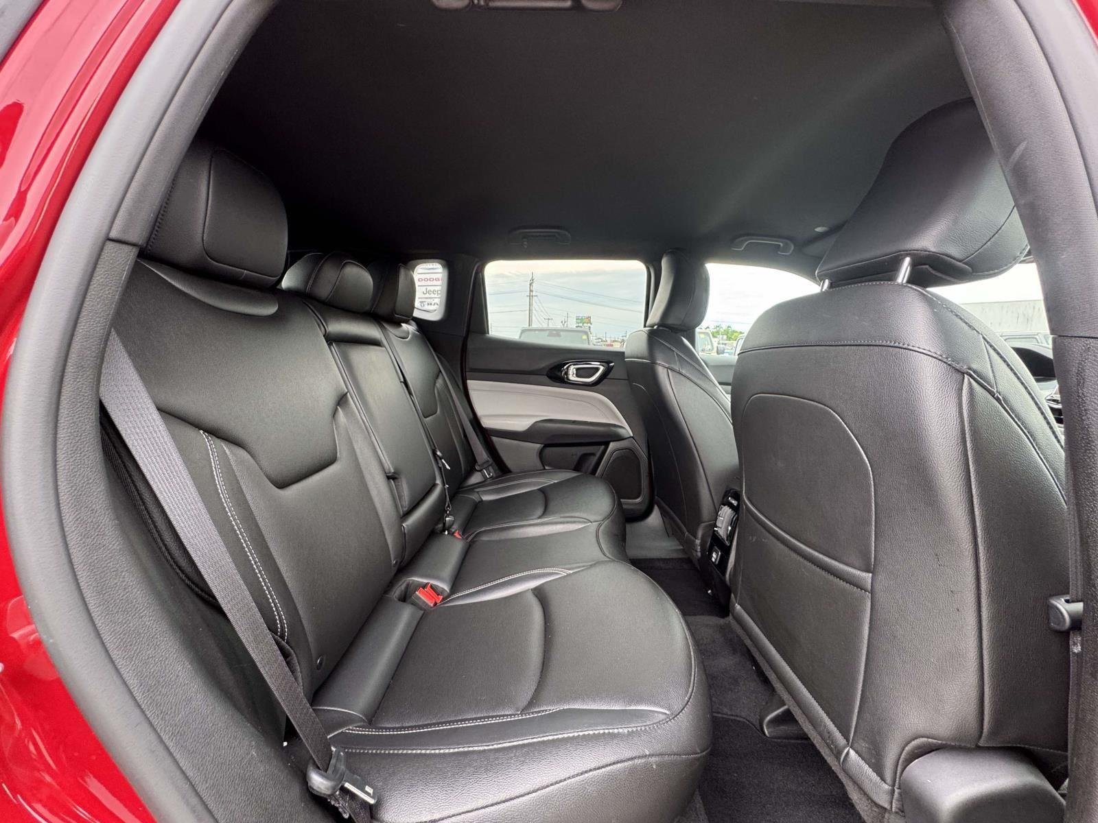 Used 2025 Red Hot Pearlcoat Jeep Limited image 17